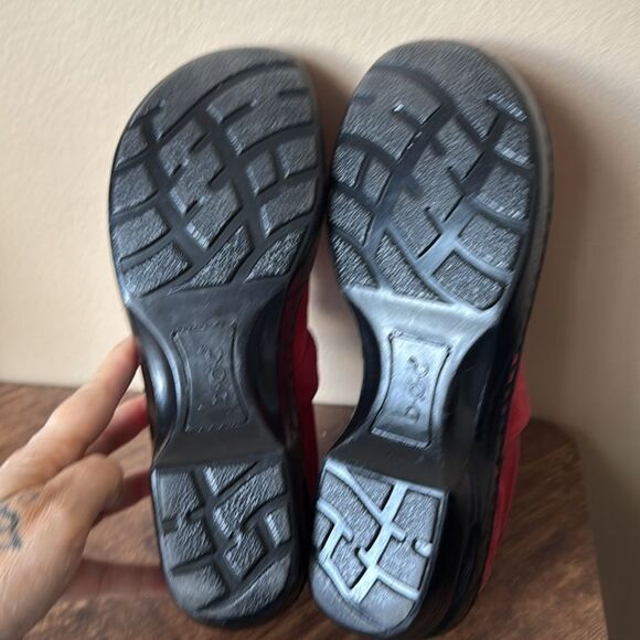 NWOB: BOC Born Concept Red Casual Textured Slip on Clogs Women's Size 9 - Picture 8 of 11